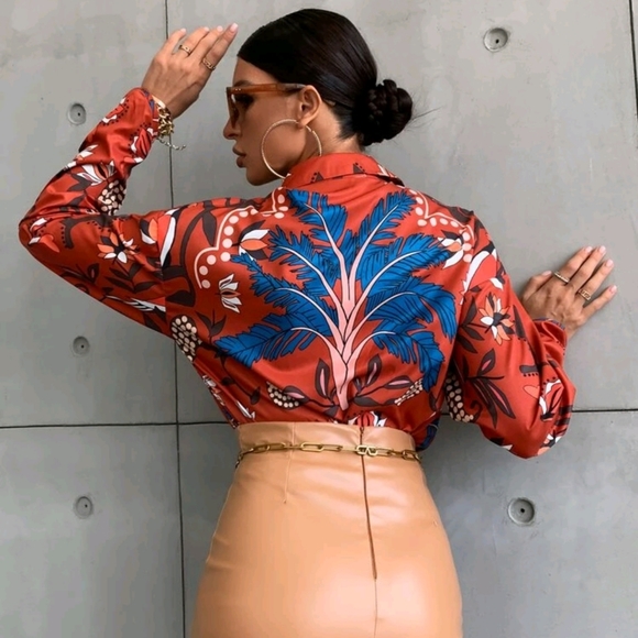 Oversized Floral Button Up Shirt - Picture 2 of 9